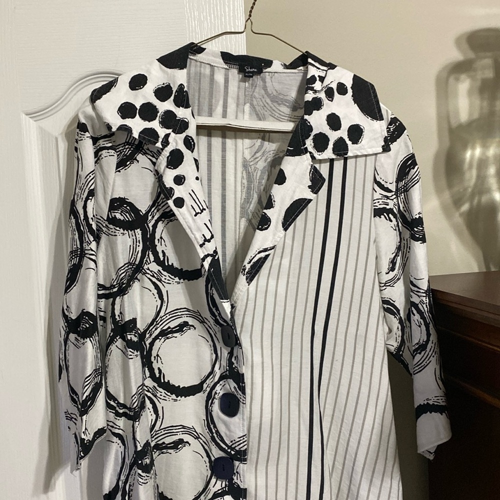 Like new Shana top